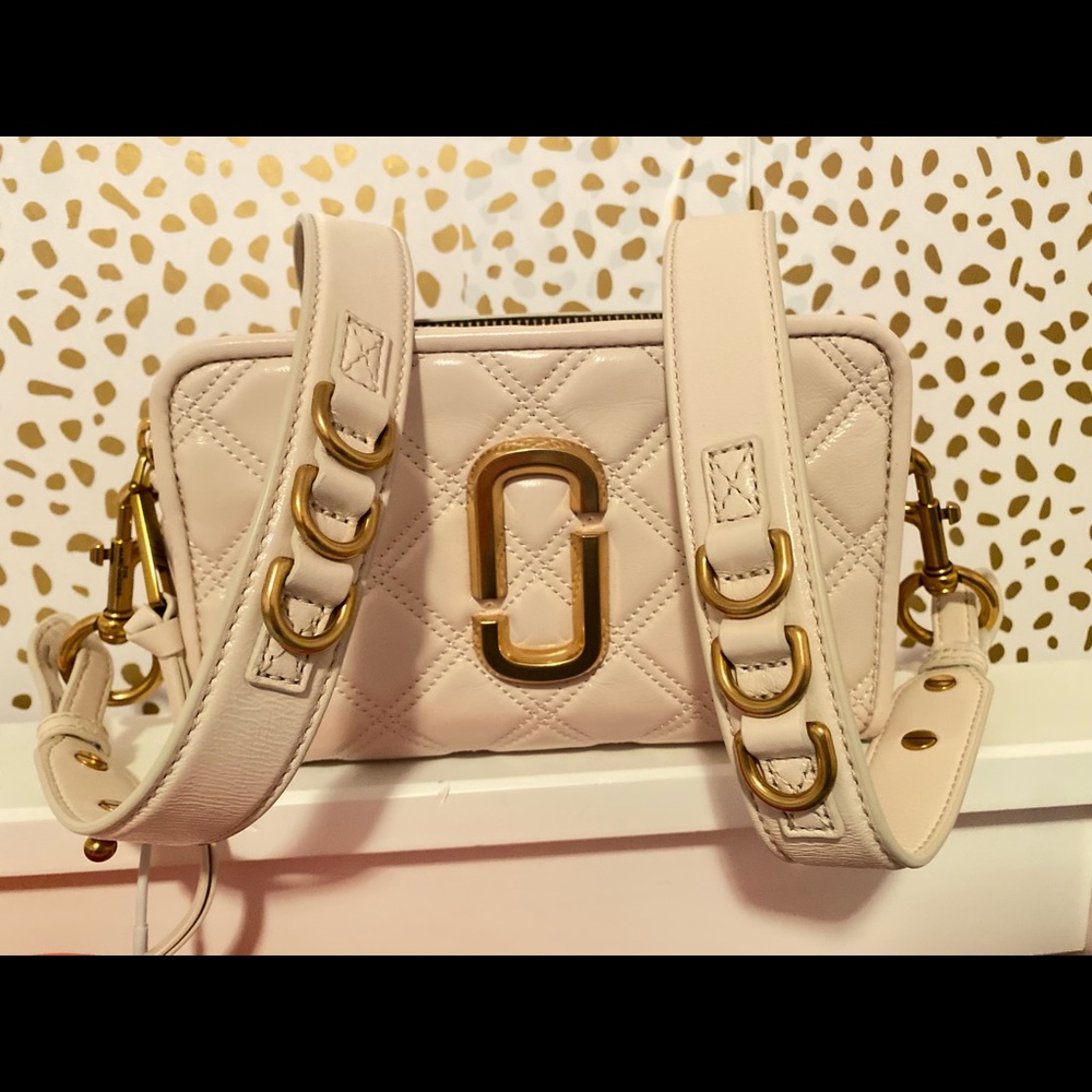 Marc Jacobs Softshot 21 w/ dust bag